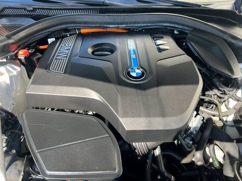 Used 2018 BMW 530e xDrive w/ Premium Package 2 AWD/4WD image 34
