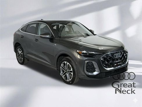 Certified 2025 Audi Q5 2.0T Premium w/ Convenience Package image 11