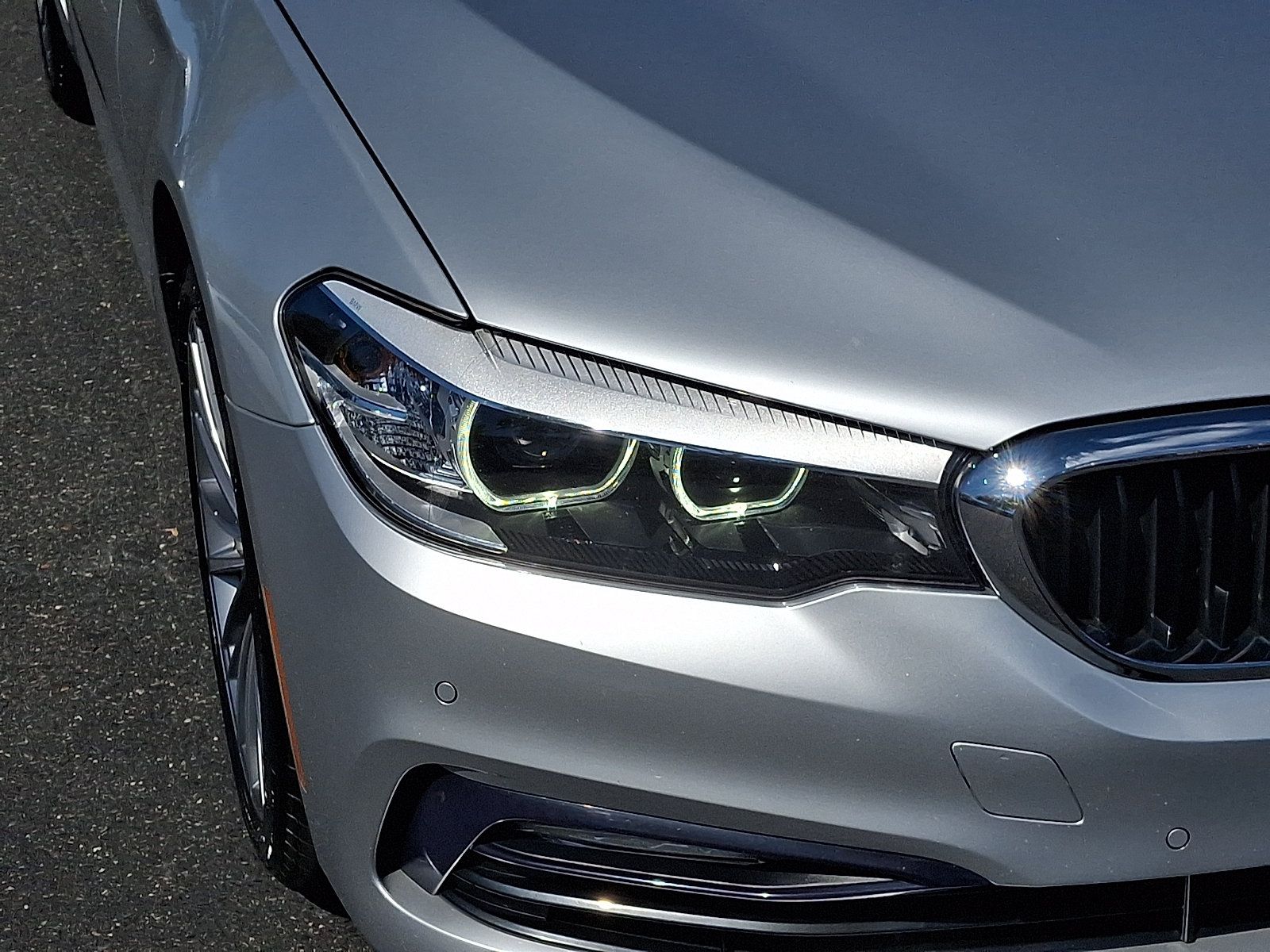 Used 2018 BMW 530i xDrive AWD/4WD image 9