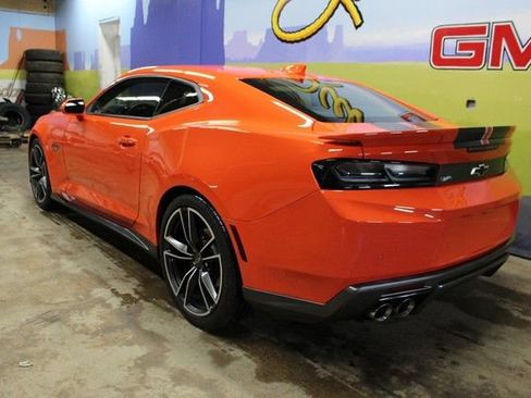 Used 2018 Chevrolet Camaro LT w/ Hot Wheels Edition RWD image 7