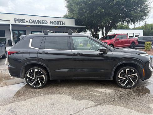 Used 2022 Mitsubishi Outlander SEL FWD image 2