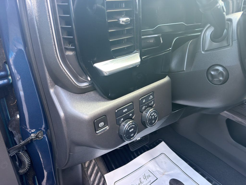 Used 2023 Chevrolet Silverado 1500 LTZ AWD/4WD image 16