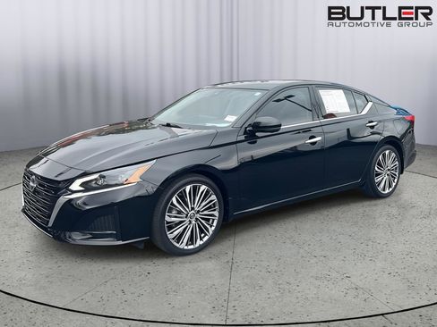 Used 2024 Nissan Altima 2.5 SL image 1