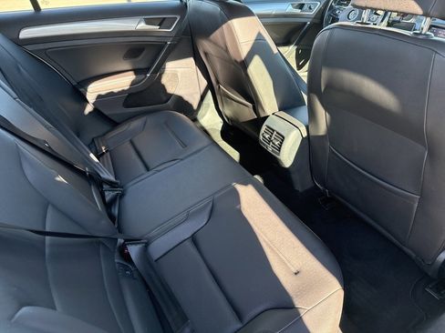 Used 2015 Volkswagen e-Golf SEL Premium image 22