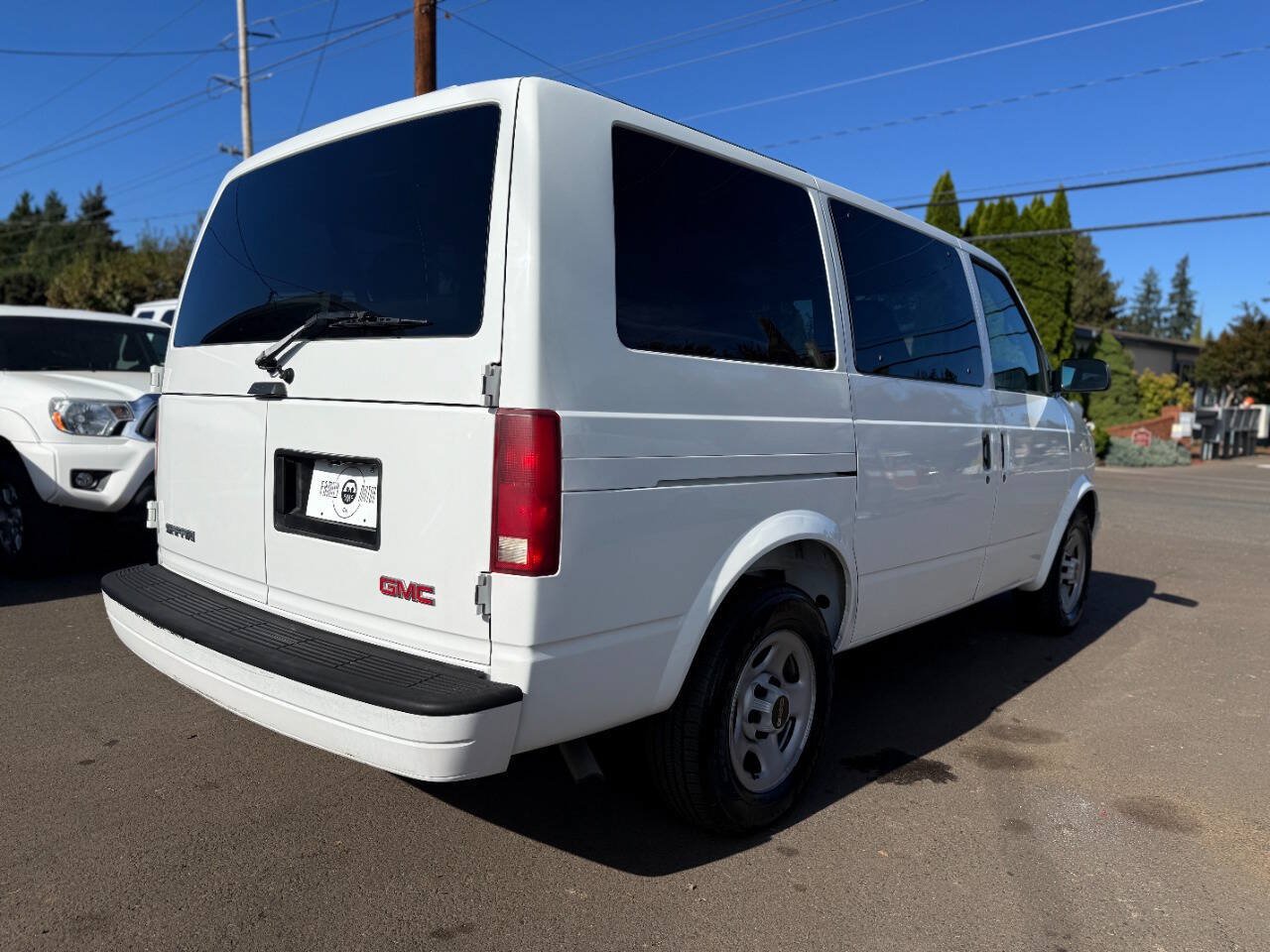 Used 2004 GMC Safari Passenger RWD image 6