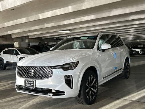 New 2026 Volvo XC90 B5 Core w/ Protection Package image 5