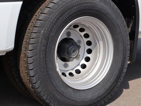 Used 2024 Mercedes-Benz Sprinter 3500 image 36