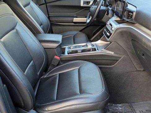 Used 2021 Ford Explorer XLT w/ Equipment Group 202A image 22