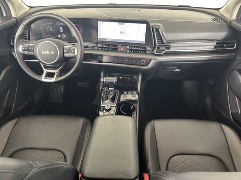 Used 2023 Kia Sportage EX FWD image 2
