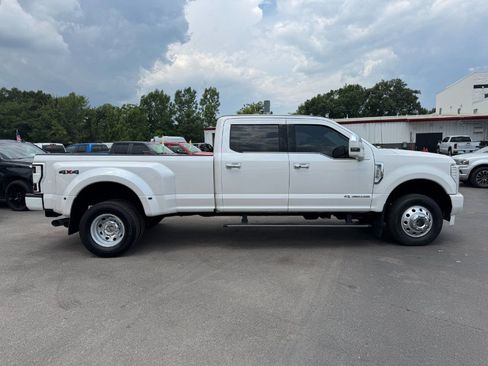 Used 2017 Ford F350 Platinum w/ Platinum Ultimate Package AWD/4WD image 6