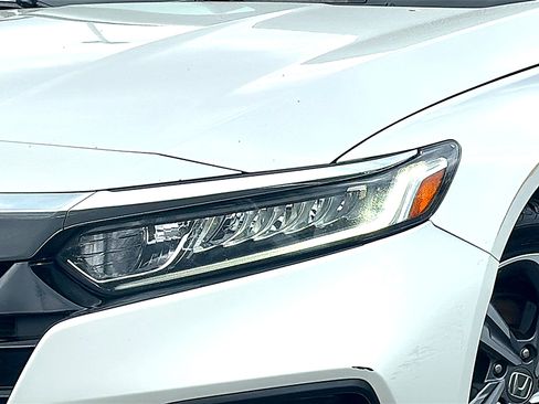 Used 2018 Honda Accord EX-L image 4