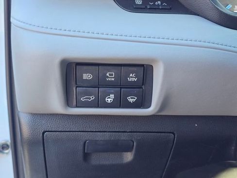 Used 2022 Toyota Highlander Platinum image 12