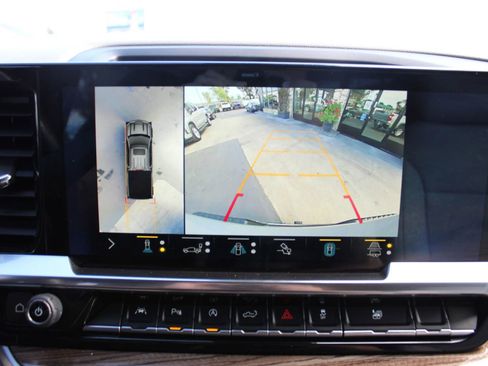 Used 2022 Chevrolet Silverado 1500 LT w/ Safety Package AWD/4WD image 19