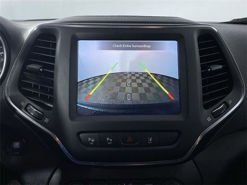 Used 2023 Jeep Cherokee Altitude Lux image 7