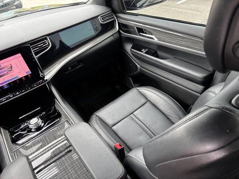 Used 2022 Jeep Wagoneer Series II w/ Flexible Seating Group AWD/4WD image 15