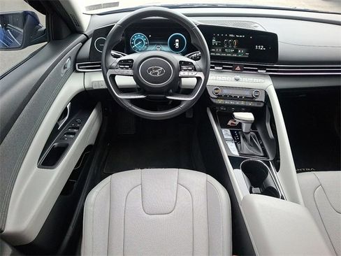 Certified 2022 Hyundai Elantra Limited image 11