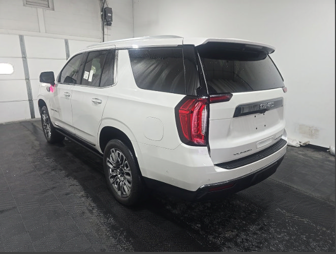 Used 2023 GMC Yukon Denali Ultimate w/ LPO, Floor Liner Package AWD/4WD image 3