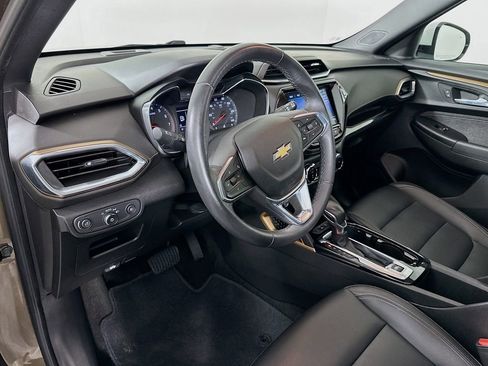 Used 2021 Chevrolet TrailBlazer ACTIV w/ Sun and Liftgate Package image 9