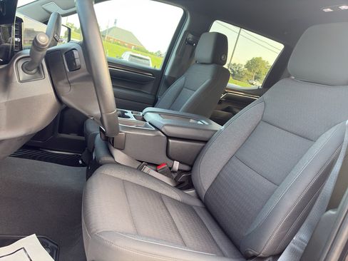 Used 2023 Chevrolet Silverado 1500 LT AWD/4WD image 7