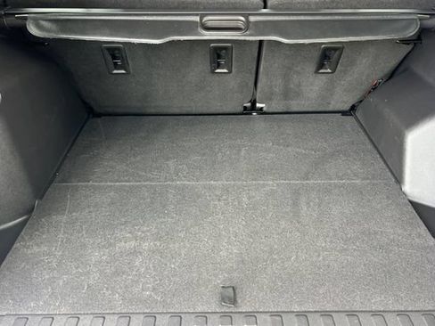 Used 2021 Chevrolet Equinox LT FWD image 17