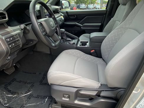 Certified 2025 Toyota Tacoma SR5 AWD/4WD image 11