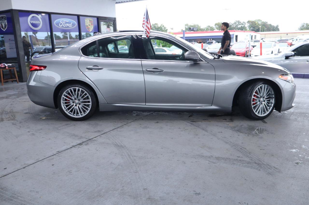 Used 2018 Alfa Romeo Giulia Ti w/ Quick Order Package 22Z Lusso RWD image 6