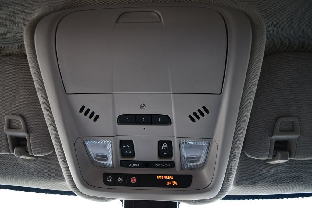 Used 2020 Chevrolet Equinox Premier AWD/4WD image 35
