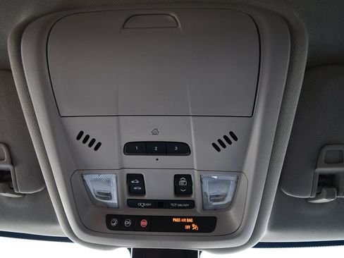 Used 2020 Chevrolet Equinox Premier AWD/4WD image 35
