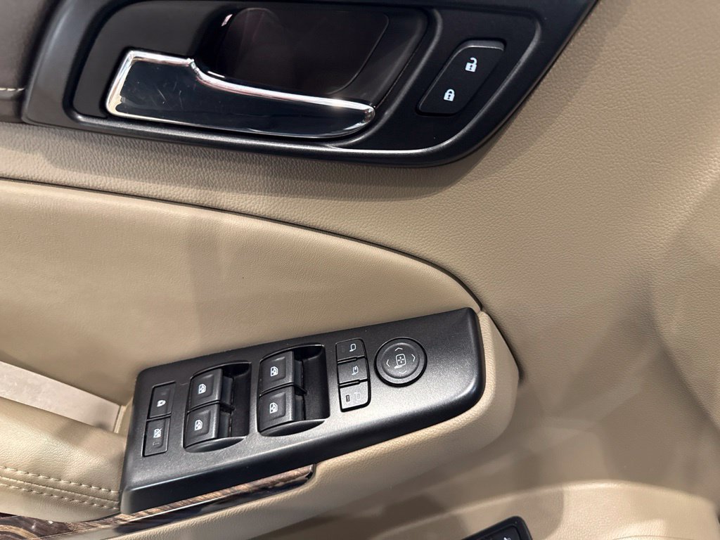 Used 2017 GMC Yukon SLT w/ Premium Edition AWD/4WD image 25