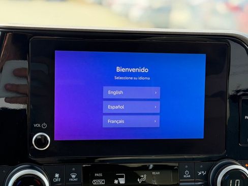 Used 2023 Toyota Highlander XLE AWD/4WD image 19