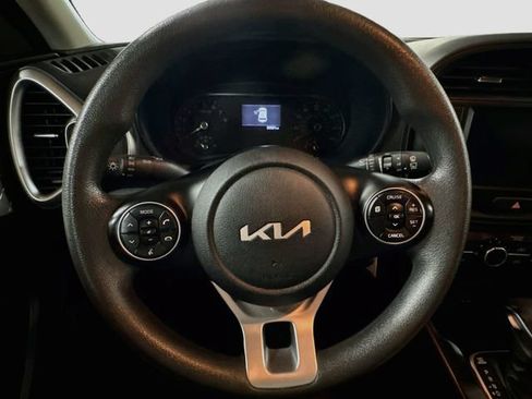 Used 2022 Kia Soul LX w/ Technology Package FWD image 11