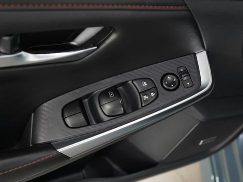 Used 2025 Nissan Sentra SR w/ SR Premium Package FWD image 18