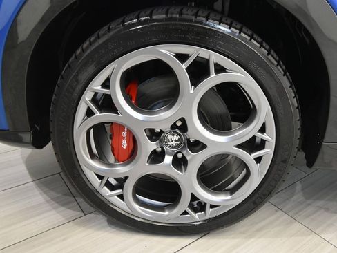 Used 2024 Alfa Romeo Tonale Veloce AWD/4WD image 10