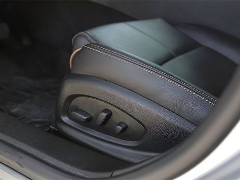 Used 2020 Chevrolet Impala Premier w/ Premier Confidence Package image 10