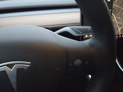 Used 2020 Tesla Model Y Long Range image 28