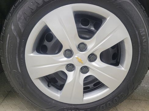 Used 2017 Chevrolet Cruze LS image 31