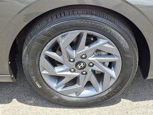 Certified 2024 Hyundai Elantra SEL FWD image 8