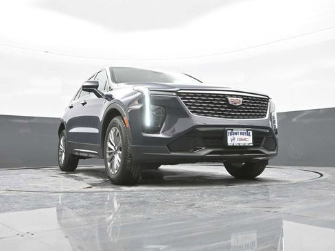 Used 2024 Cadillac XT4 Premium Luxury image 38