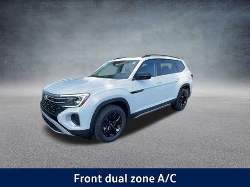 New 2025 Volkswagen Atlas Peak Edition SE image 9