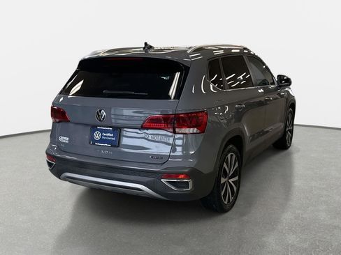 Certified 2022 Volkswagen Taos SE w/ IQ.Drive SE Package image 5