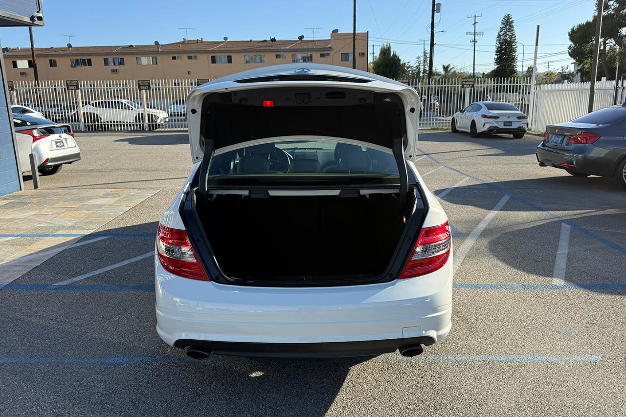 Used 2009 Mercedes-Benz C 350 Sport image 8