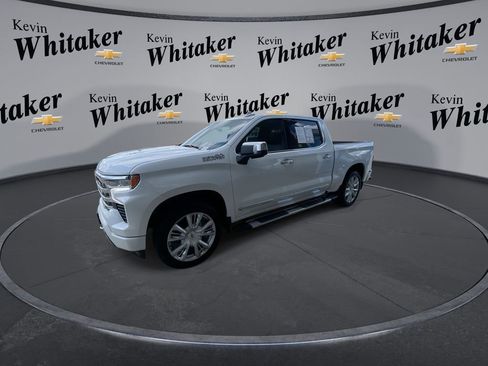 Used 2024 Chevrolet Silverado 1500 High Country w/ High Country Premium Package AWD/4WD image 4