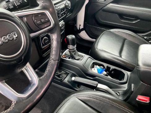 Used 2022 Jeep Wrangler Unlimited Sahara w/ Cold Weather Group image 21