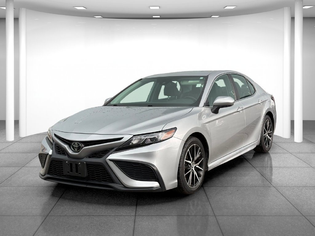 Used 2024 Toyota Camry SE FWD image 3