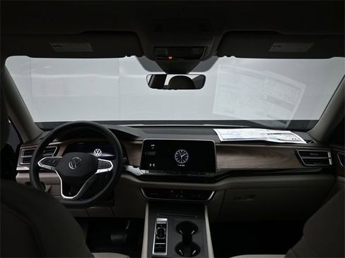 New 2026 Volkswagen Atlas SE image 10