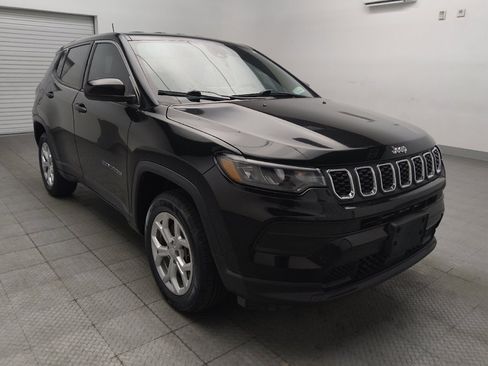 Used 2024 Jeep Compass Sport AWD/4WD image 13
