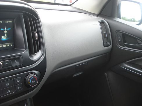 Used 2018 Chevrolet Colorado W/T w/ WT Convenience Package RWD image 33