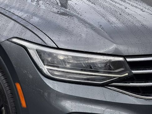 Certified 2024 Volkswagen Tiguan SE w/ Panoramic Sunroof Package AWD/4WD image 10