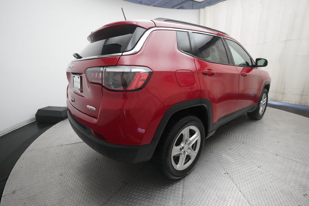 Used 2024 Jeep Compass Latitude AWD/4WD image 13