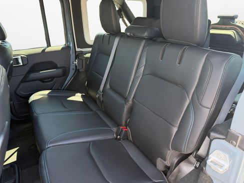 Used 2024 Jeep Wrangler Unlimited Rubicon 4xe AWD/4WD image 15